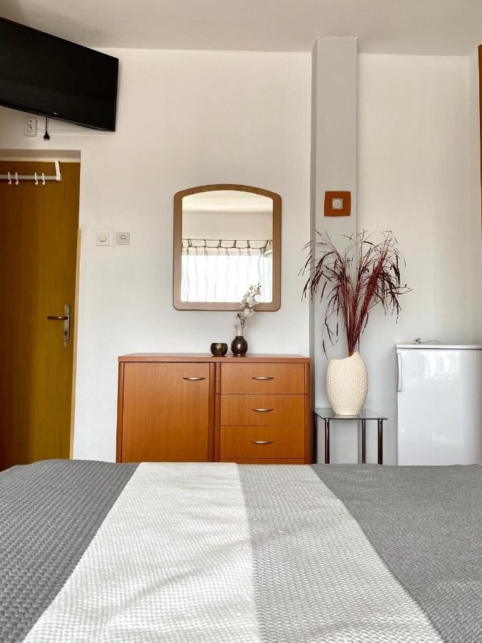 Guesthouse Kurelic Rab Kampor Esterno foto